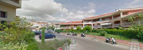 Cade dal balcone facendo sesso: lotta fra la vita e la morte