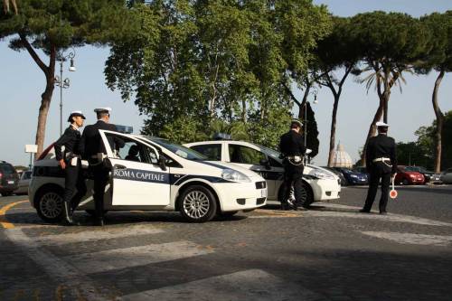Coronavirus, anche a Roma scatta l'allarme: via ai controlli su tutte le auto