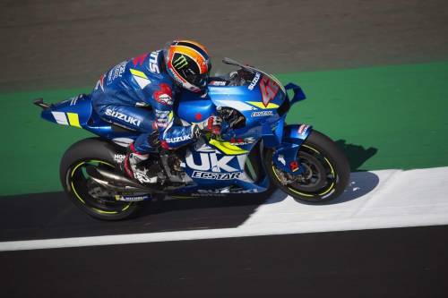 Motogp, Silverstone: Rins beffa Marquez nel finale. Quarto Rossi