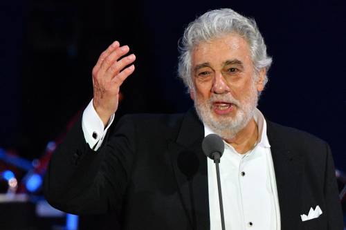 Placido Domingo, molestie e abuso di potere: "Accetto la piena responsabilità per le mie azioni"