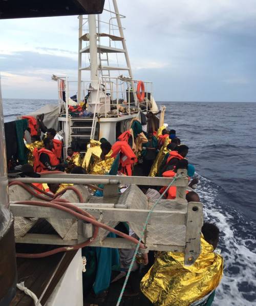 L'ong tedesca forza il divieto: nave sequestrata dalla Finanza