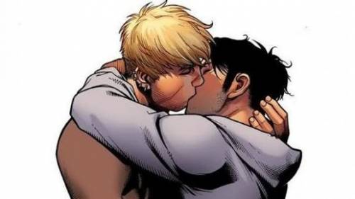 Brasile Sindaco Di Rio Contro Il Bacio Gay Degli Eroi Avengers Ilgiornale It