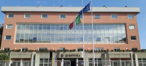 Violenza anche contro le forze dell'ordine: la polizia rimpatria tunisino