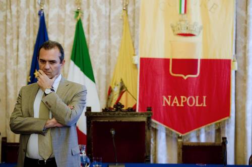 Napoli, il Pd salva De Magistris e incassa l'appoggio alle suppletive