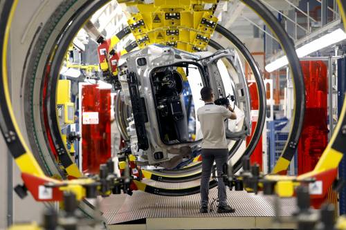 Industria dell'auto in agonia in aprile venduti 2.229 veicoli