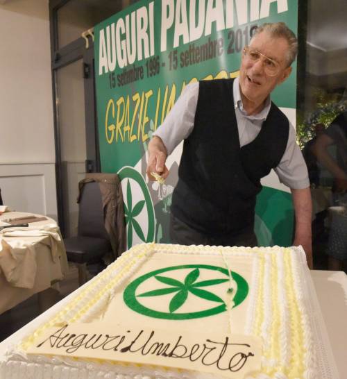 La Lega lombarda fa gli anni. Ma si dimentica di Bossi