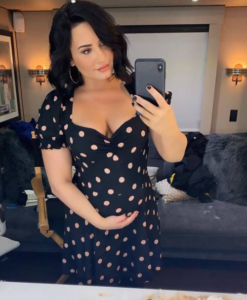 Demi Lovato torna single e si vendica dell'ex cancellandolo dai social
