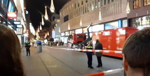 Attacco anche in Olanda: tre persone accoltellate