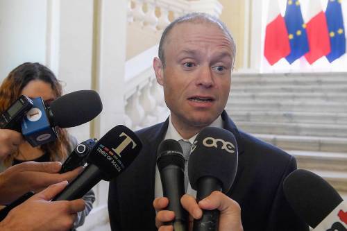 Ora il Papa incontra Muscat, ma a Malta è polemica