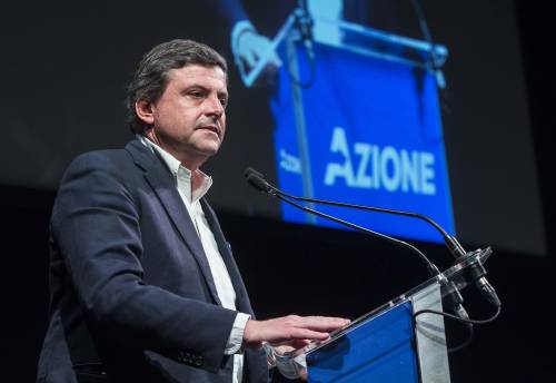 Calenda sbotta contro Emiliano: "Un politico sega"