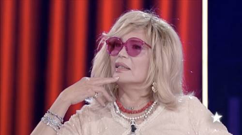 Amanda Lear: "Chi pensa ancora che sia un uomo, è idiota"