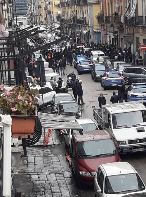 Napoli, per bere gratis picchia titolare del bar: arrestato marocchino