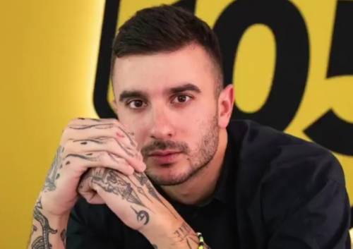 Junior Cally getta la maschera: "Sardine tutte la vita"