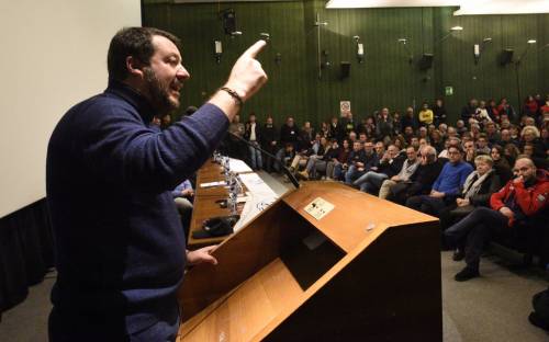 Tutta l'ira di Salvini sul governo "Referendum sui dl Sicurezza"
