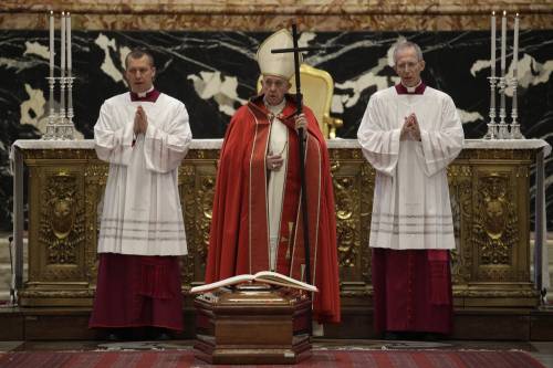Il Papa sui migranti: "Chi offre ospitalità diventa più ricco"