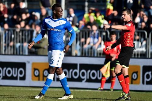 Brescia-Lazio, cori razzisti contro Balotelli