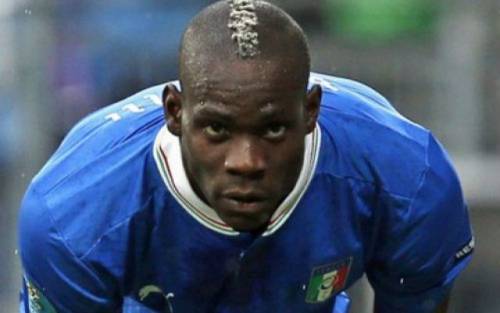 Il ricatto hot a Balotelli: "Pagami o ti denuncio"