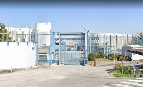Firenze, detenuto magrebino si dà fuoco in cella: ora in rianimazione