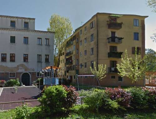 Temeva lo sfratto dalle case popolari, pensionato si toglie la vita
