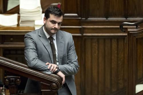 "Draghi va arrestato...". Ma il grillino ci ripensa ed è suo sottosegretario