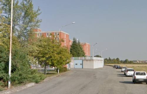 Pugni e testate contro 3 agenti: detenuto straniero li manda in ospedale