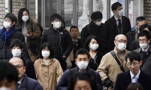 Coronavirus, raccolta mascherine per aiutare gli italiani in Cina