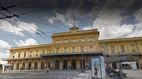 Modena, nigeriani senza biglietto aggrediscono controllori sul treno