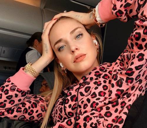 Chiara Ferragni annulla gli impegni per il Coronavirus: "Voglio stare con la mia famiglia"