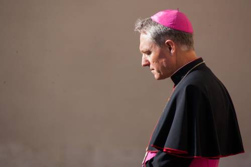 Ecco cosa c'è davvero dietro il "congedo" di Gaenswein