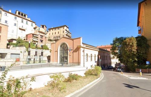Pesta cancelliere che difende una donna: fermato gambiano