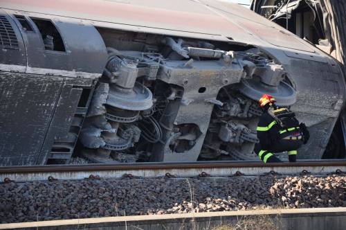 Treno deragliato, il pm: "C'è l'ipotesi di un errore umano"