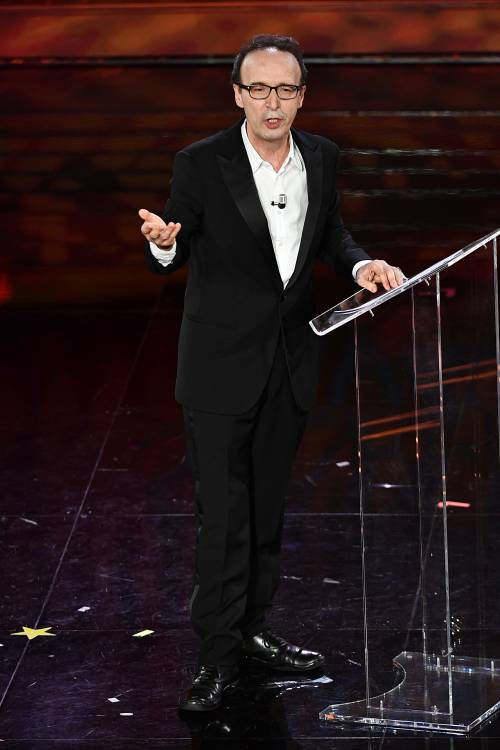 L'attacco del sacerdote al Festival di Sanremo: "Lasciate stare i santi"