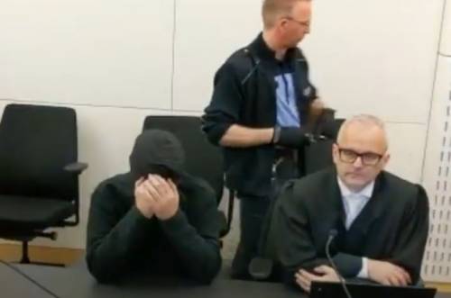 Dresda, per vendicarsi della moglie soffoca i figli col coibentante