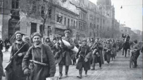 La comica mostruosità dell'occupazione sovietica