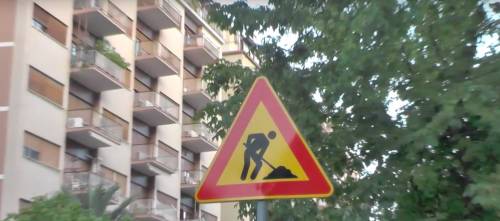 Cantieri chiusi per i lavori. In centro monta la protesta: "Siamo in carcere"