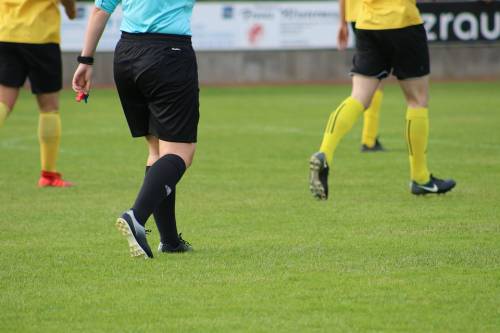 Testata al portiere, arbitro punito con Daspo di un anno
