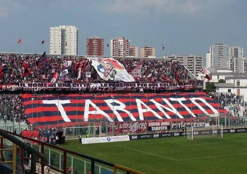 Taranto, insulti e testa mozza di un agnello al ds De Santis
