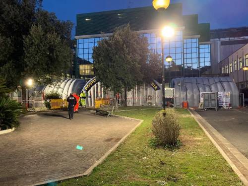 Coronavirus, ospedale mobile allo Spallanzani