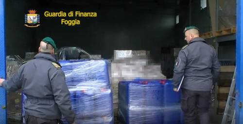 Gli igienizzanti costano cinque volte di più: il sequestro delle fiamme gialle