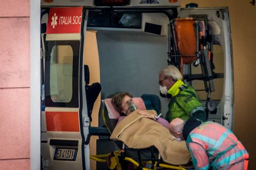 I video dei medici in trincea: "Lo capite? Non c'è più posto"