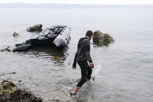 Il coronavirus ha improvvisamente bloccato gli sbarchi dei migranti in Italia