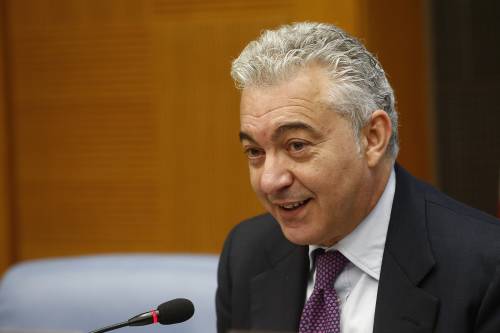 Arcuri se la prende con tutti per coprire il flop mascherine