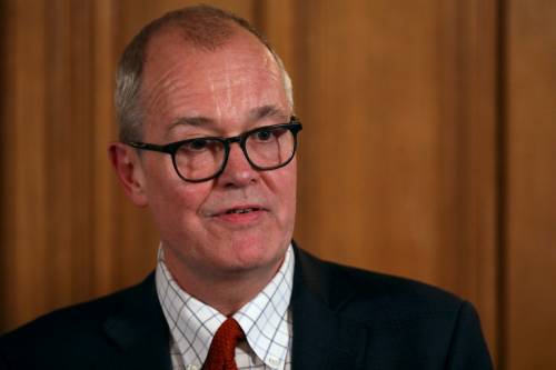 "Il 60% dei britannici deve contrarre il virus". Ed è bufera in Gran Bretagna