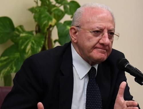 De Luca annuncia l'allestimento di ospedali modulari per l'emergenza