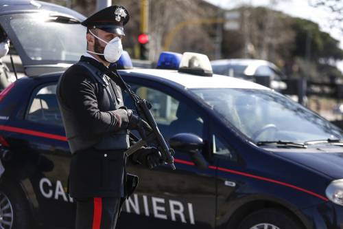 Vendevano sigarette di contrabbando con la mascherina