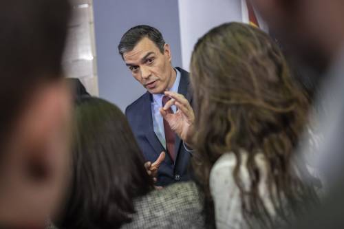 Spagna: scatta l'ora d'aria per i bambini. Un adulto ogni tre e guinzaglio infantile