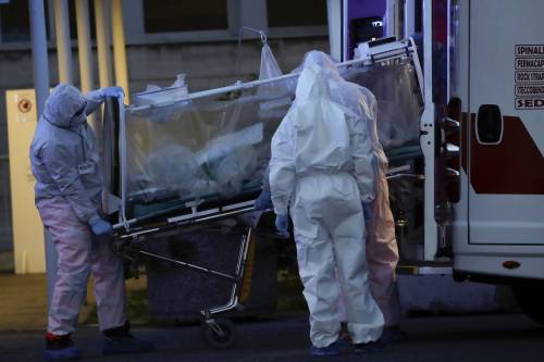 Tutta la verità sui contagi: "Il virus? Così l'Italia è stata colpita alle spalle"