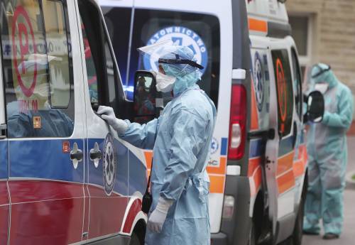 Bando per 300 medici volontari. Boccia: "Una chiamata alle armi"