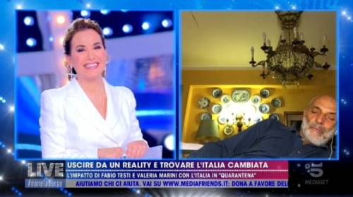 Paolo Brosio si addormenta in collegamento con Live! E il web si scatena