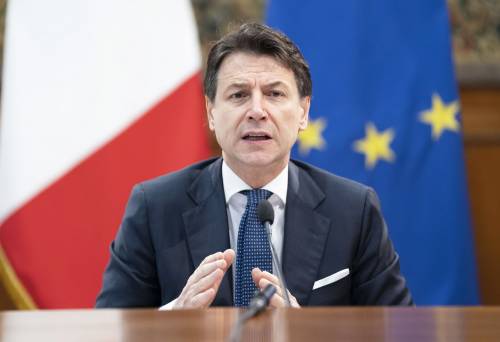 Ma il premier non molla la poltrona
